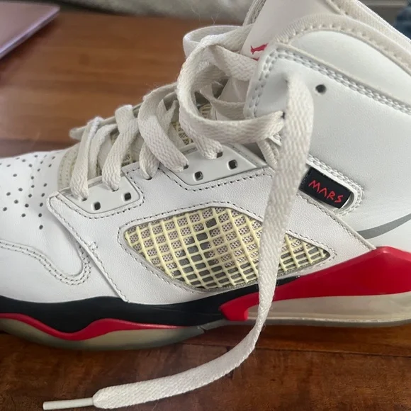 JORDAN MARS 270 'FIRE RED'
